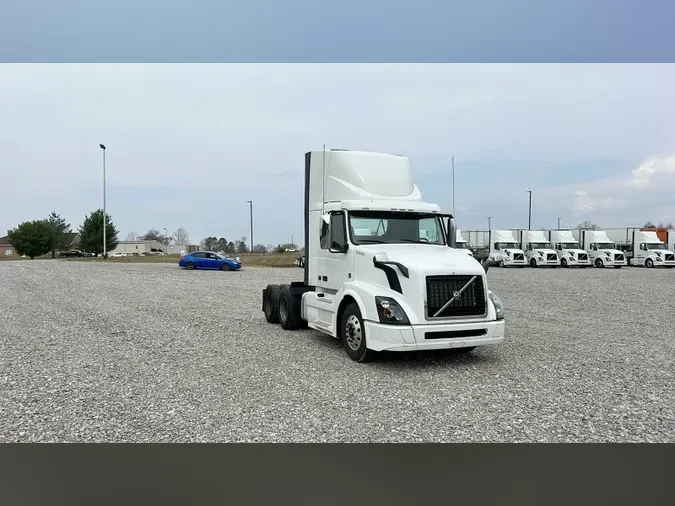 2018 Volvo VNL300a910f6b3376cfabecd3efee09594ad55