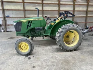 2015 John Deere 5055E