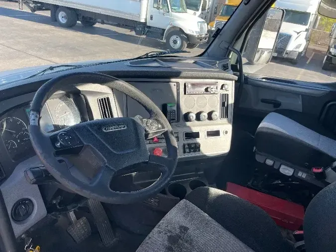 2019 Freightliner T12664ST