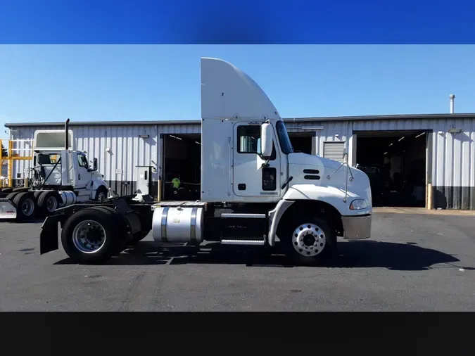2018 Mack CXU (PINNACLE)a919cceae805fbbb69bb29ee39f81738