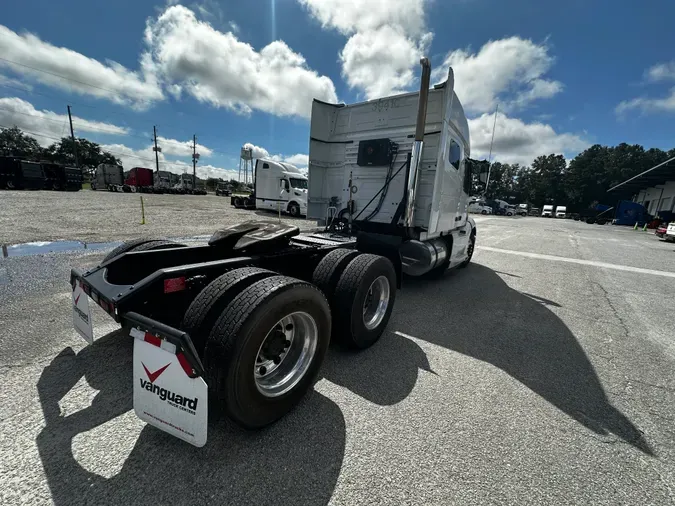 2019 Volvo VNL64T740