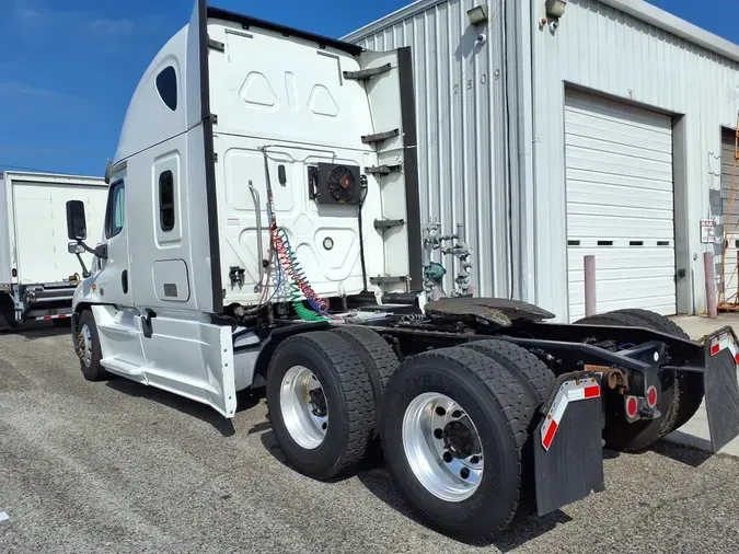 2018 FREIGHTLINER/MERCEDES CASCADIA 125