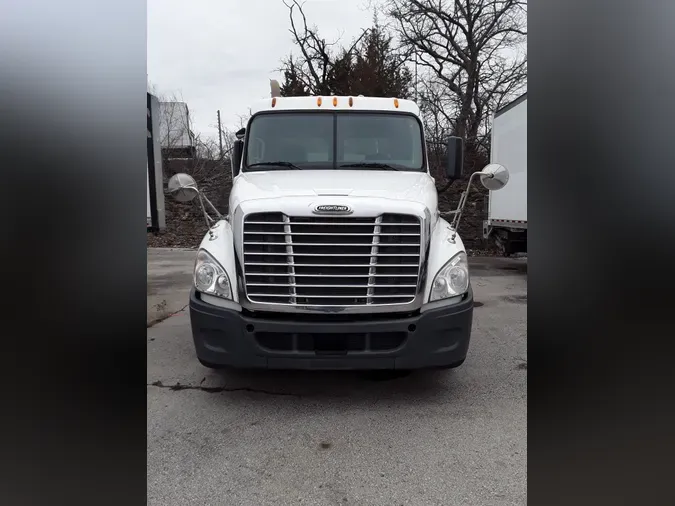 2013 FREIGHTLINER/MERCEDES CASCADIA 125