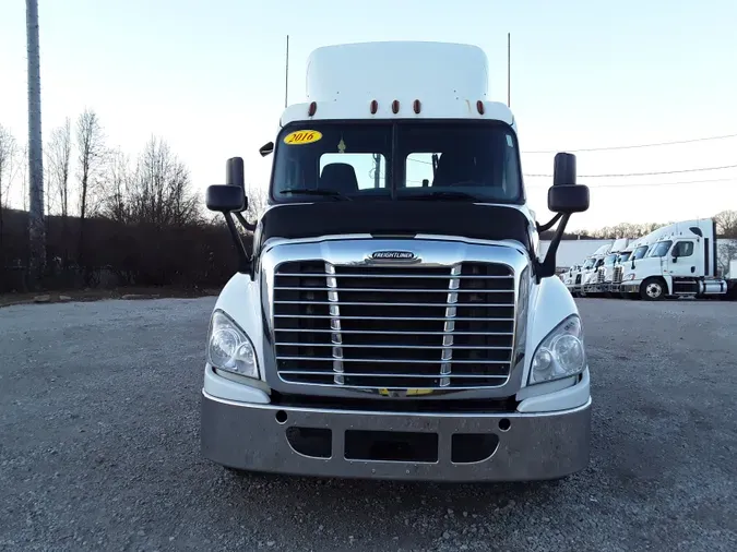 2016 FREIGHTLINER/MERCEDES CASCADIA 125