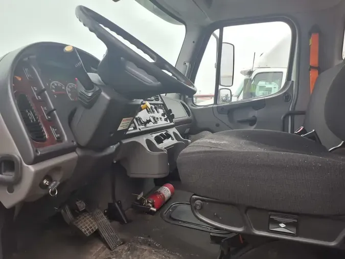2020 FREIGHTLINER/MERCEDES M2 106