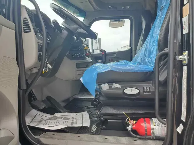 2021 PETERBILT 567