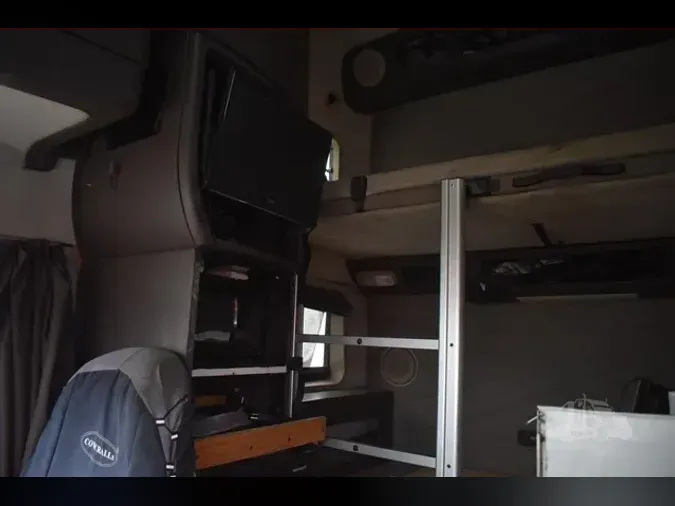 2016 VOLVO VNL64T780