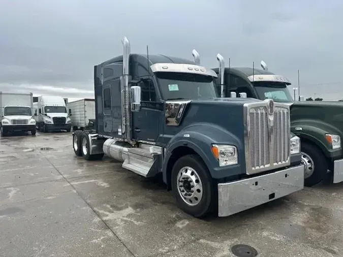 2021 Kenworth W990a928f8475564c5c324bc020e24582681