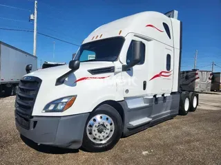 2021 FREIGHTLINER Cascadia 126