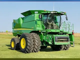 2017 John Deere S670