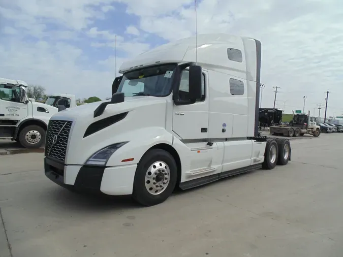 2025 VOLVO VNL64T760a9324cbe3c94bc2cc8bfe01ba83f5fd7