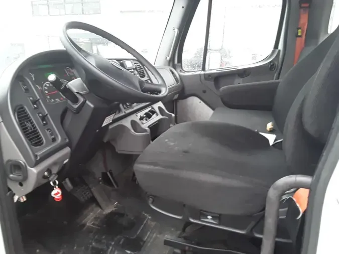 2018 FREIGHTLINER M2 106