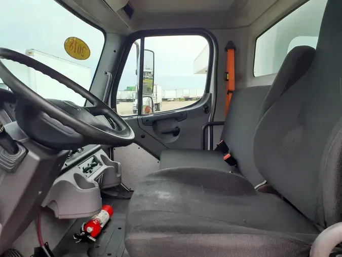 2018 FREIGHTLINER M2 106