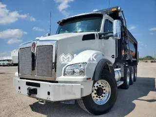 2022 KENWORTH T880