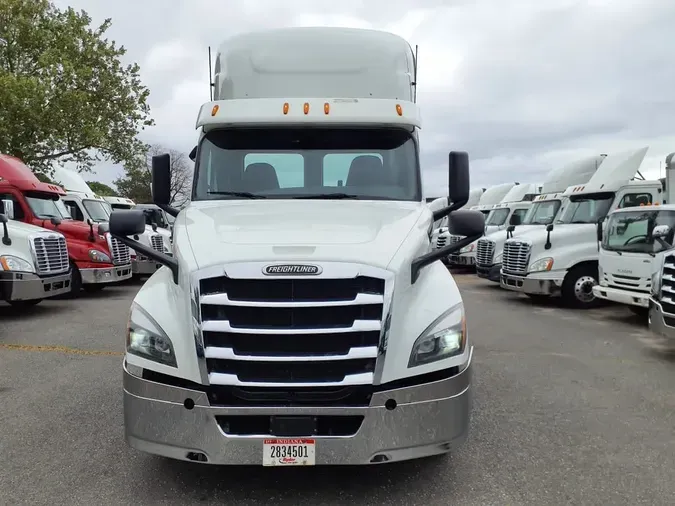 2019 FREIGHTLINER NEW CASCADIA 126
