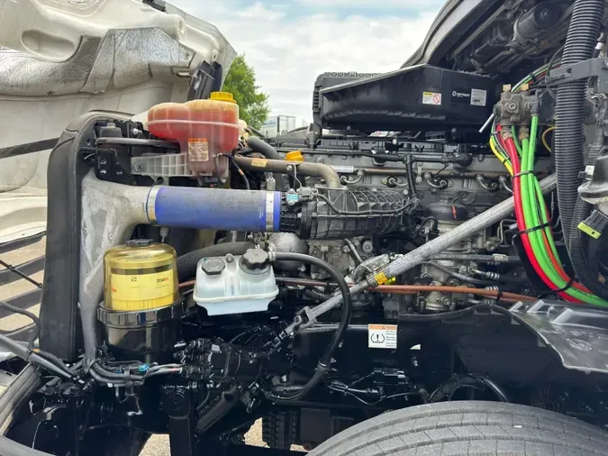 2022 FREIGHTLINER Cascadia 126