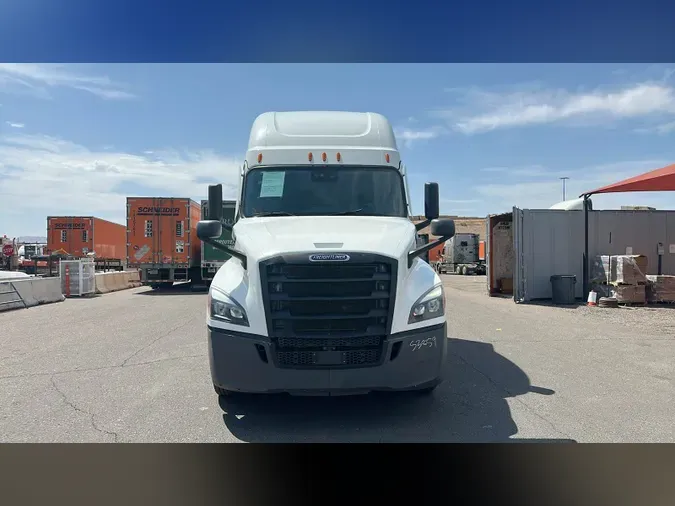 2023 Freightliner Cascadia 126