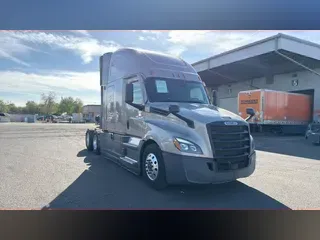 2025 Freightliner Cascadia 126