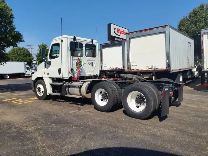 2020 FREIGHTLINER CASCADIA 125