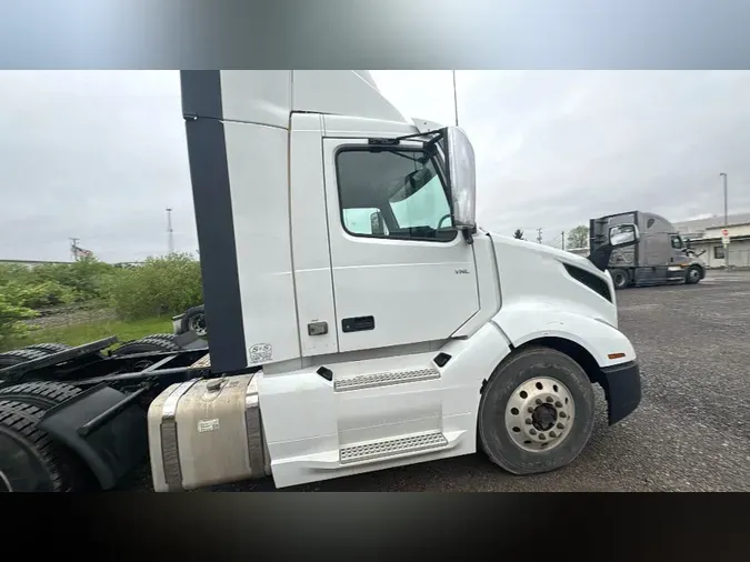 2019 Volvo VNL300