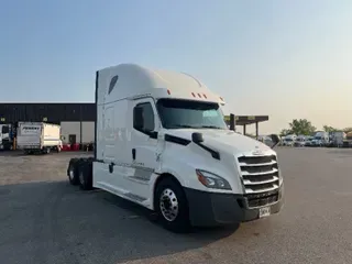 2019 Freightliner T12664ST