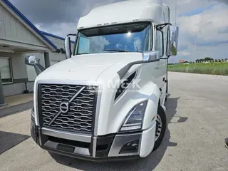 2024 VOLVO VNL64T760