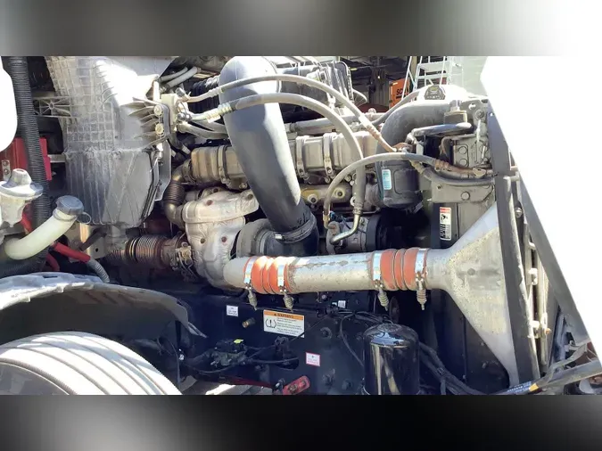 2021 Freightliner Cascadia 126