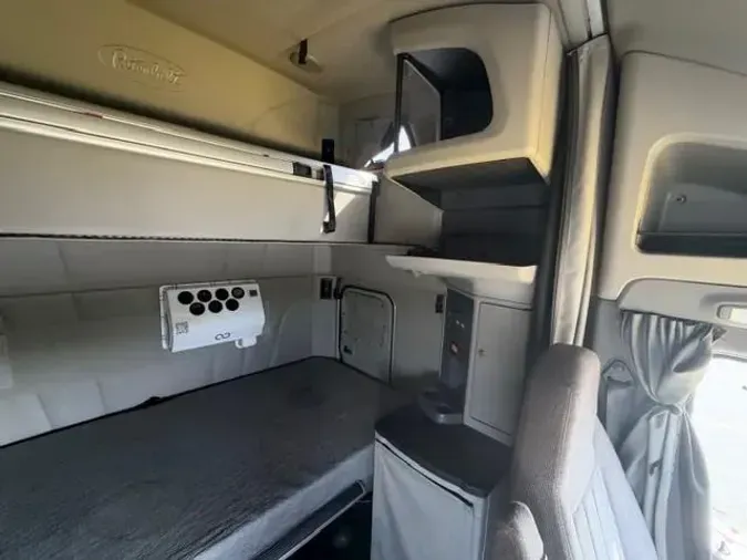 2022 Peterbilt 579