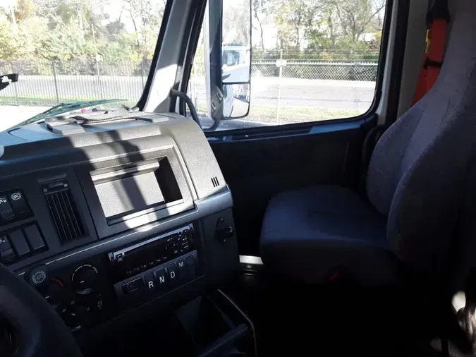 2019 VOLVO VNR42T 300a94b40c5978b38cd9549fe09b068a956