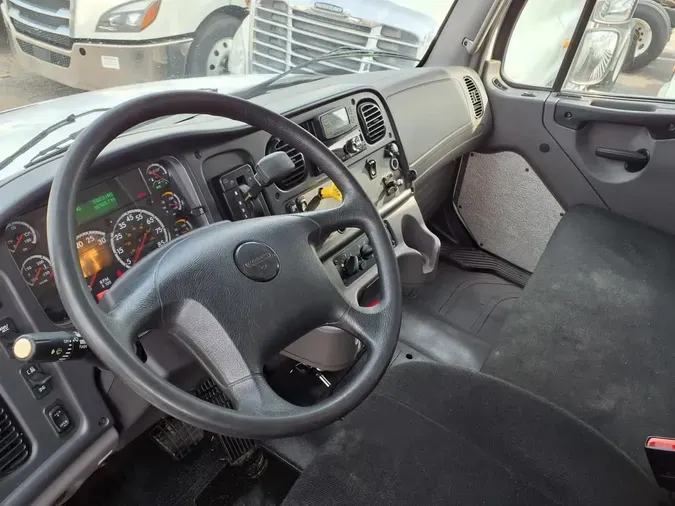 2019 FREIGHTLINER/MERCEDES M2 106