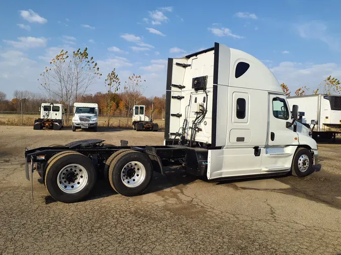 2018 FREIGHTLINER/MERCEDES CASCADIA 125