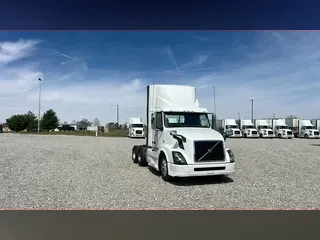 2018 Volvo VNL300