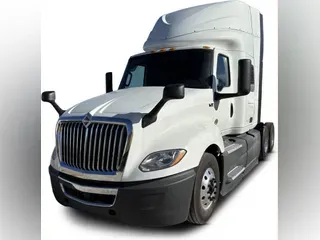 2022 International LT625