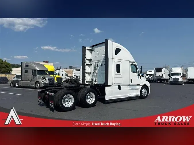 2021 FREIGHTLINER CA126