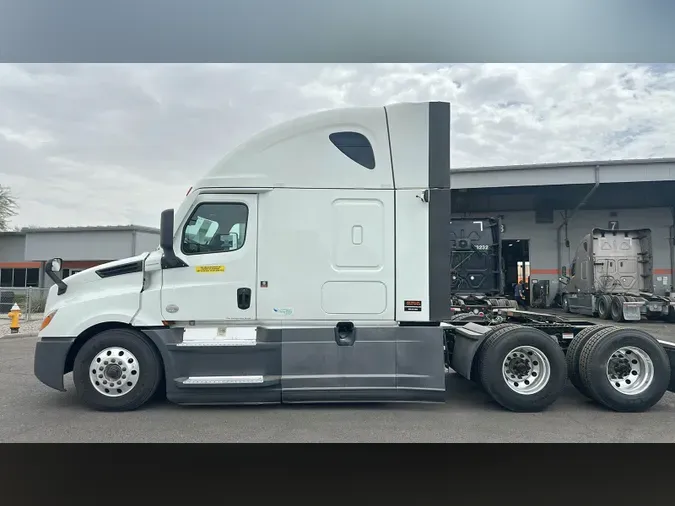 2023 Freightliner Cascadia 126a961d0bbcc3d0336dacf8411dc2d4623
