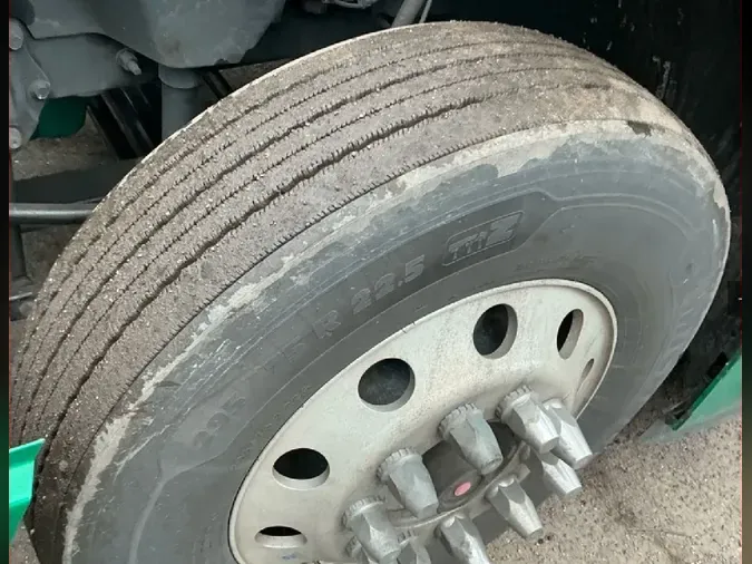 2021 VOLVO VNL64T760