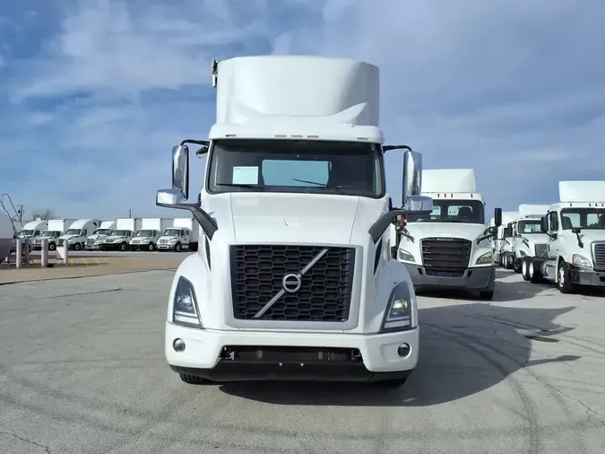 2019 VOLVO VNR42T 300