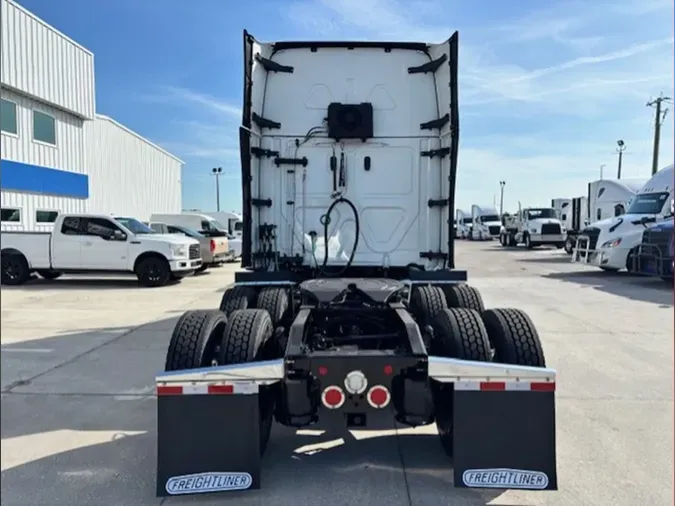 2023 Freightliner Cascadia 126