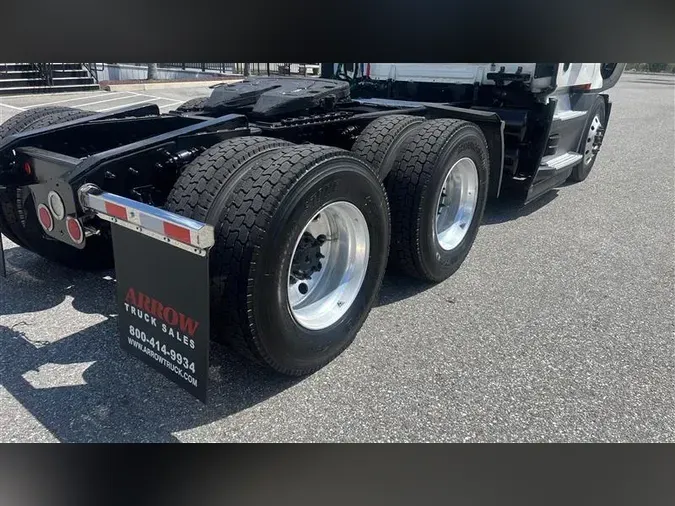 2021 FREIGHTLINER CA126