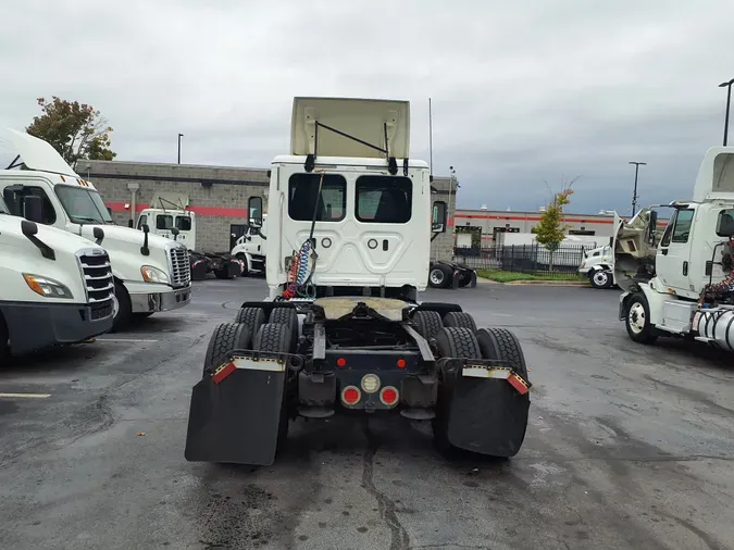 2019 FREIGHTLINER/MERCEDES CASCADIA 125