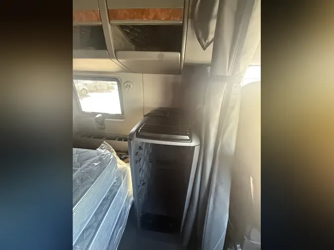 2022 International LT625