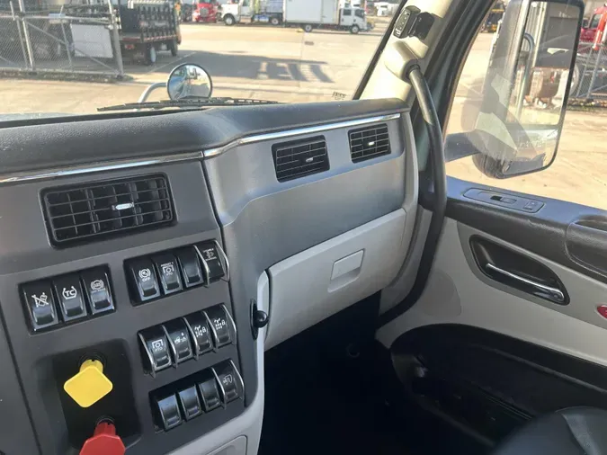 2022 Peterbilt 567