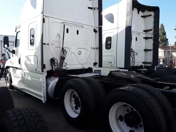 2019 FREIGHTLINER/MERCEDES CASCADIA 125