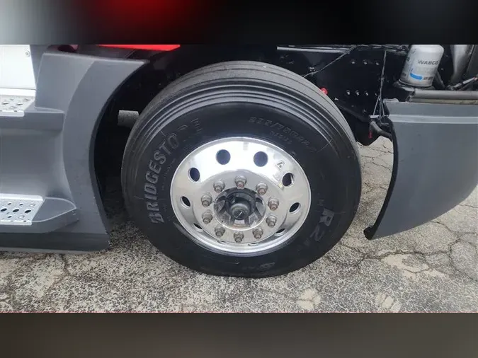 2022 FREIGHTLINER CA126