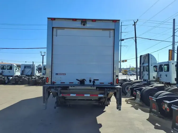 2018 FREIGHTLINER/MERCEDES M2 106