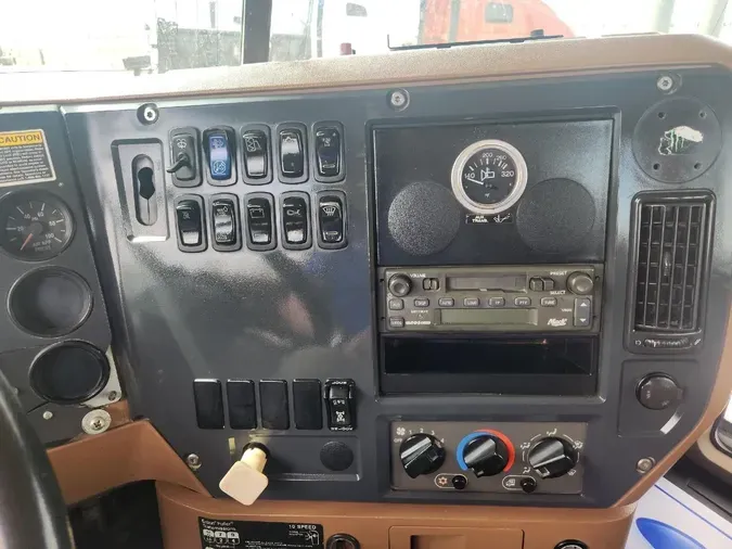 2009 MACK GU813