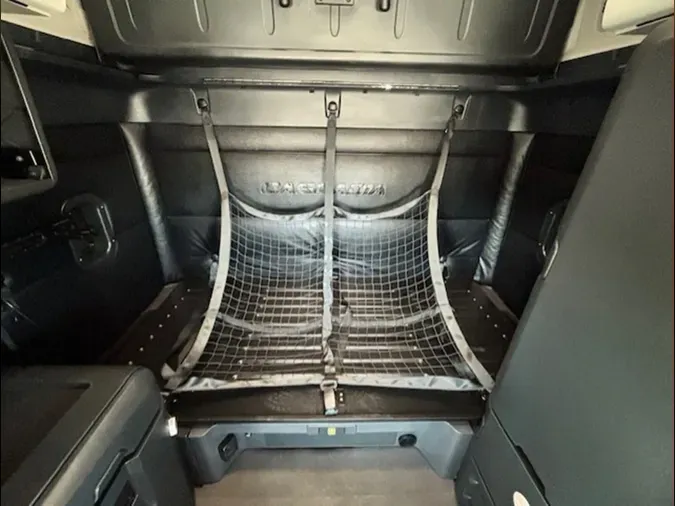2023 Freightliner Cascadia 126