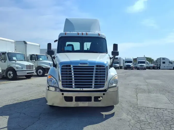 2019 FREIGHTLINER CASCADIA 125
