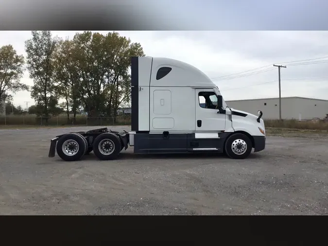 2022 Freightliner Cascadia 126