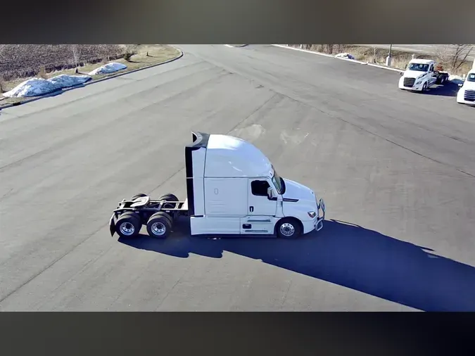 2025 Freightliner New Cascadia